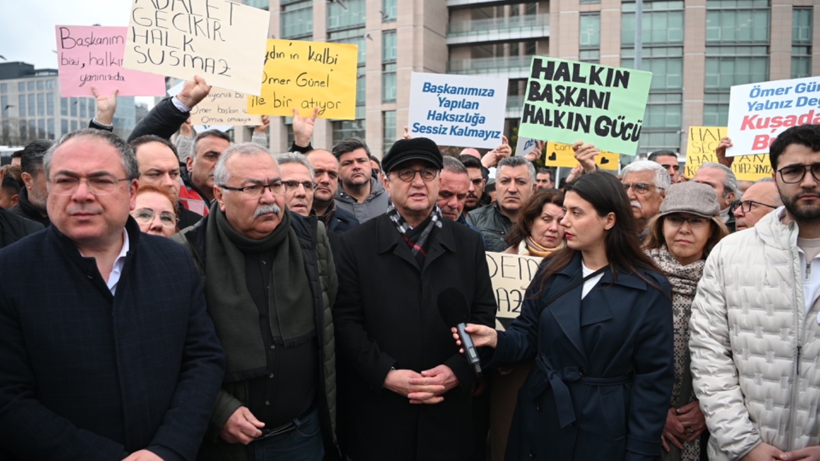 CHP örgütleri, Kuşadası Belediye Başkanı Ömer Günel’in gözaltına alınmasını İstanbul