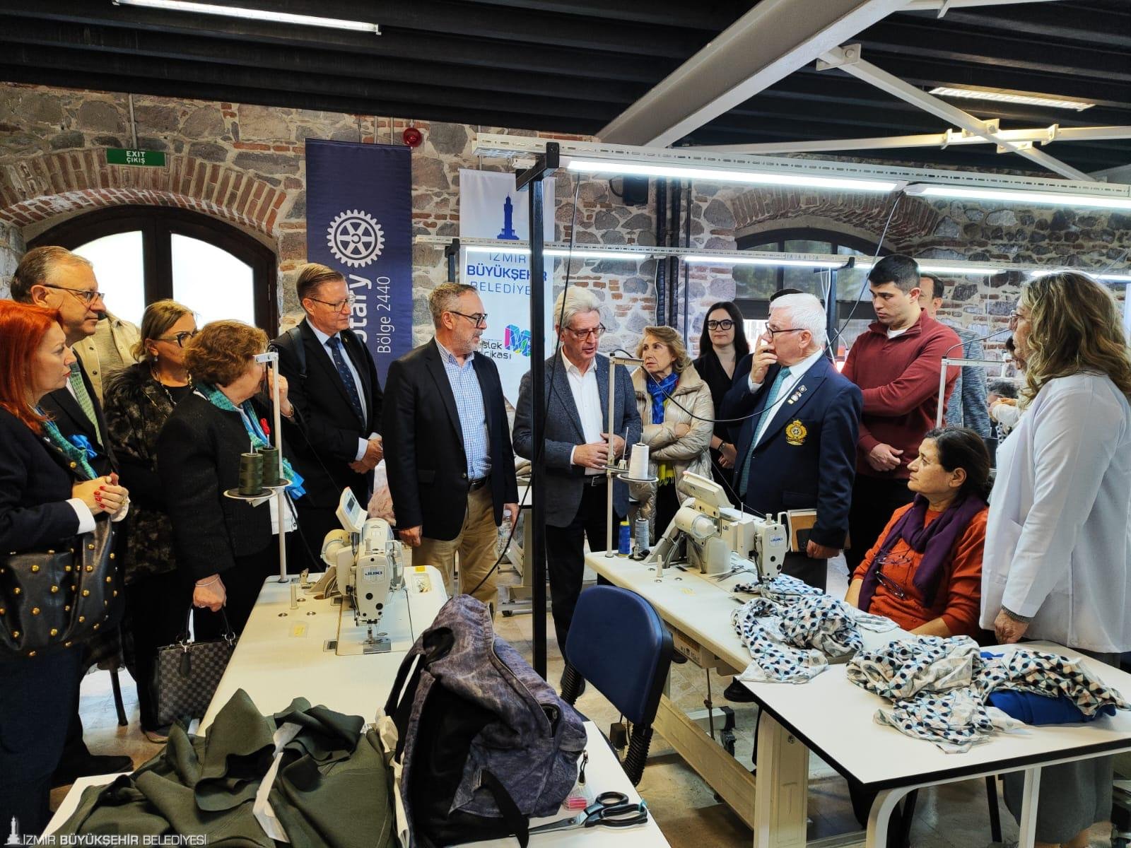 İzmir Büyükşehir Belediyesi Meslek Fabrikası’nın Altın İğne Projesi uluslararası ilgi