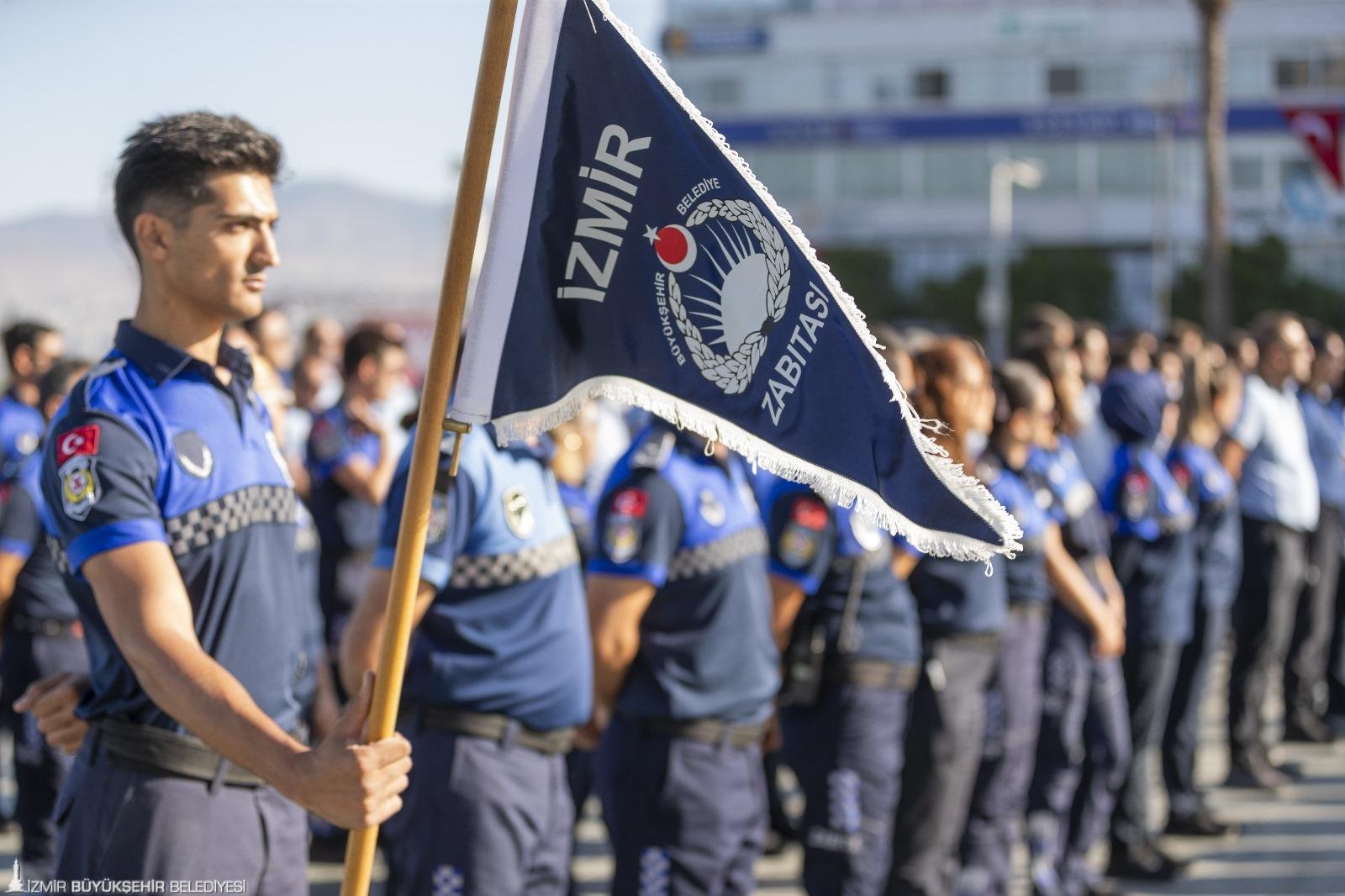 İzmir Büyükşehir Belediyesi zabıta ekipleri son iki yılda 150 bini