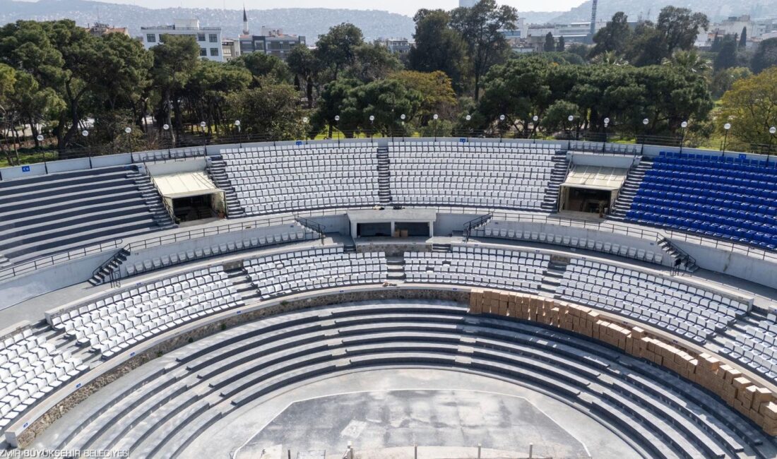 İzmir Büyükşehir Belediyesi, Kültürpark’taki Atatürk Açık Hava Tiyatrosu’nda kapsamlı bir