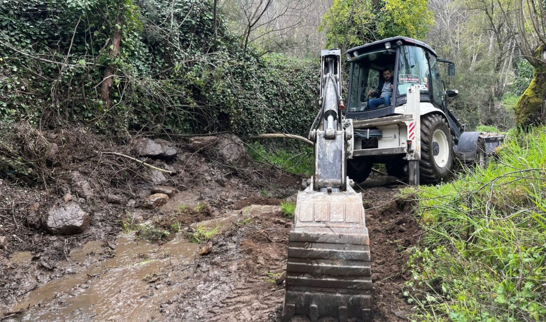 Efeler Belediyesi, ilçe genelinde yol tesviye, temizlik ve genişletme çalışmalarıyla