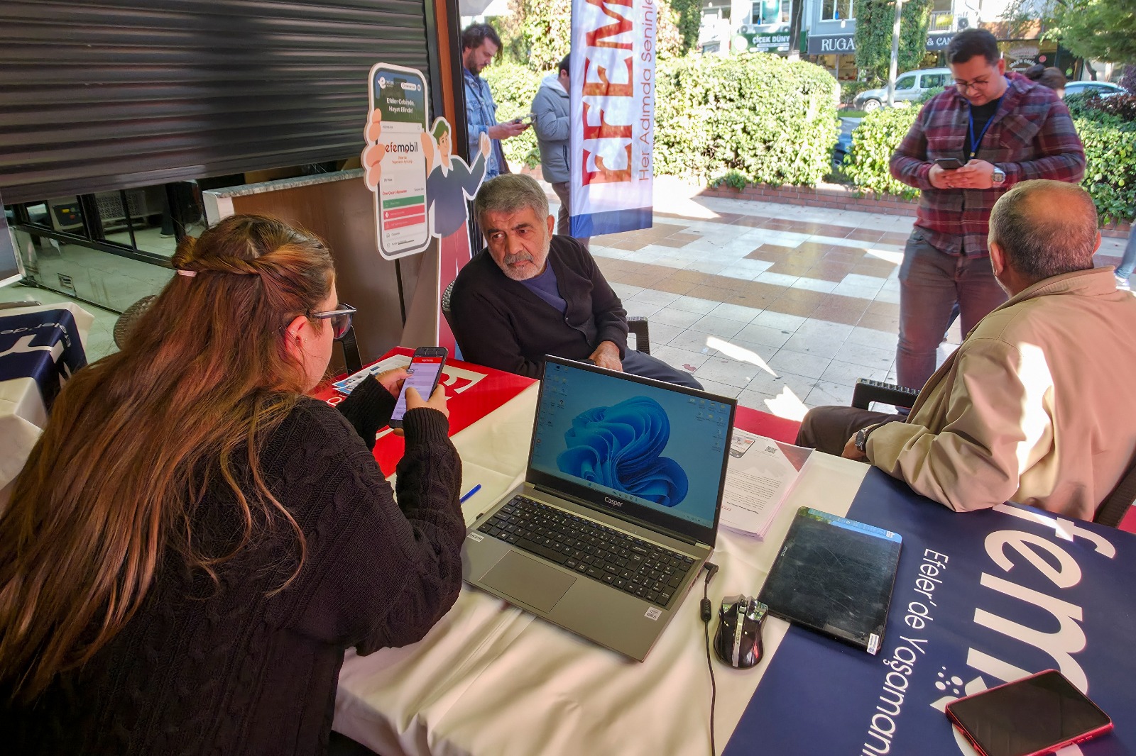 Efeler Belediyesi’nin hayata geçirdiği Efem Kart ve Efe Mobil uygulaması