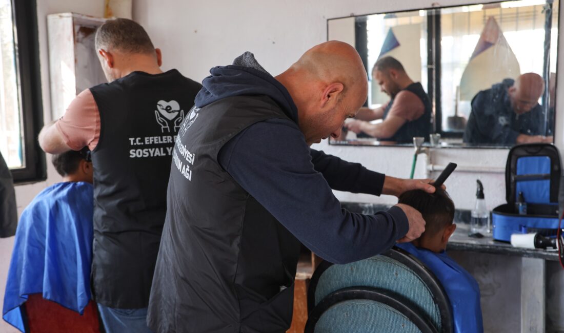 Efeler Belediyesi, Sosyal Yardım Ağı (EFESYA) kapsamında Kocagür Mahallesi’nde çocuklara