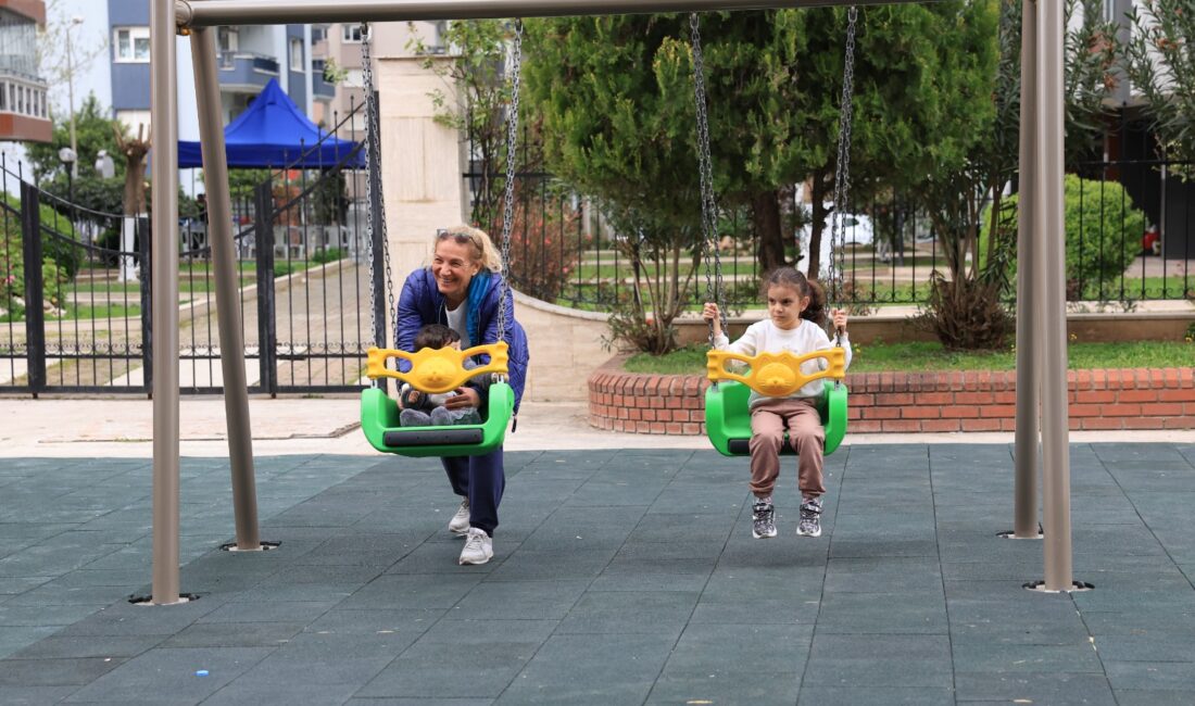 Efeler Belediyesi, park ve yeşil alanlarda başlattığı bakım ve yenileme