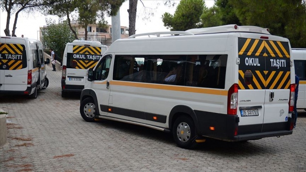 İzmir Büyükşehir Belediyesi’nde öğrenci ve personel servis ücretlerine zam yapılmasını