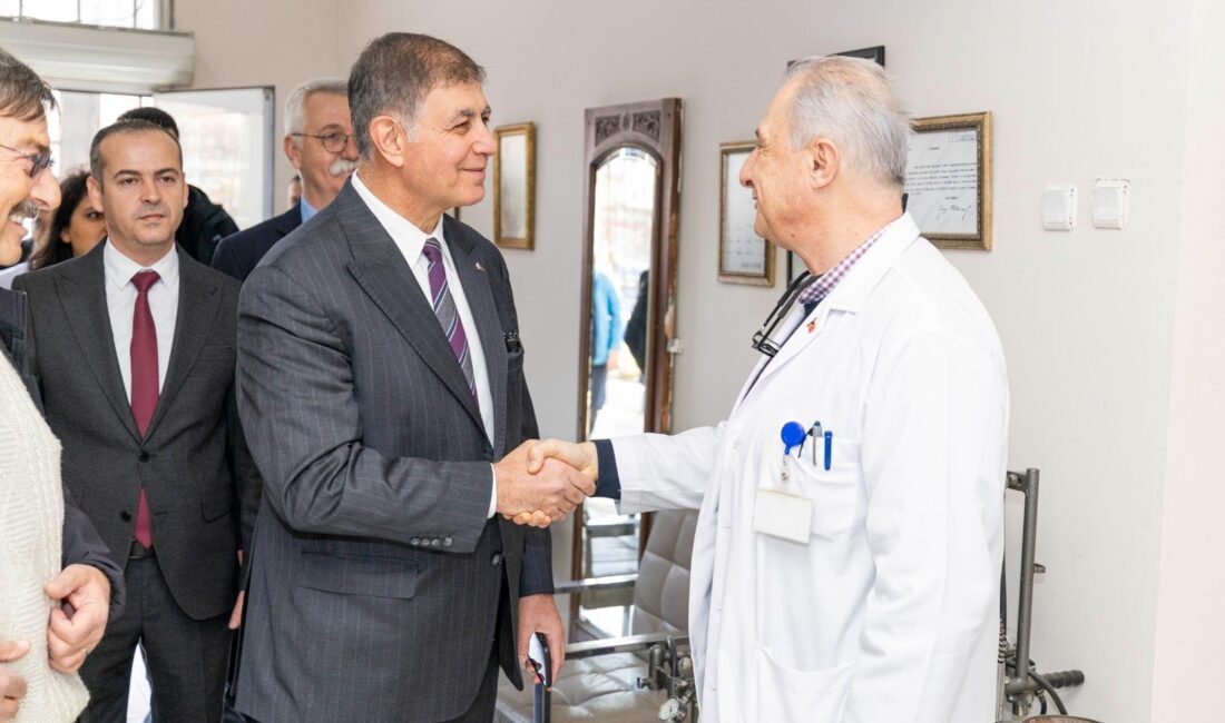 İzmir Büyükşehir Belediye Başkanı Cemil Tugay, 14 Mart Tıp Bayramı