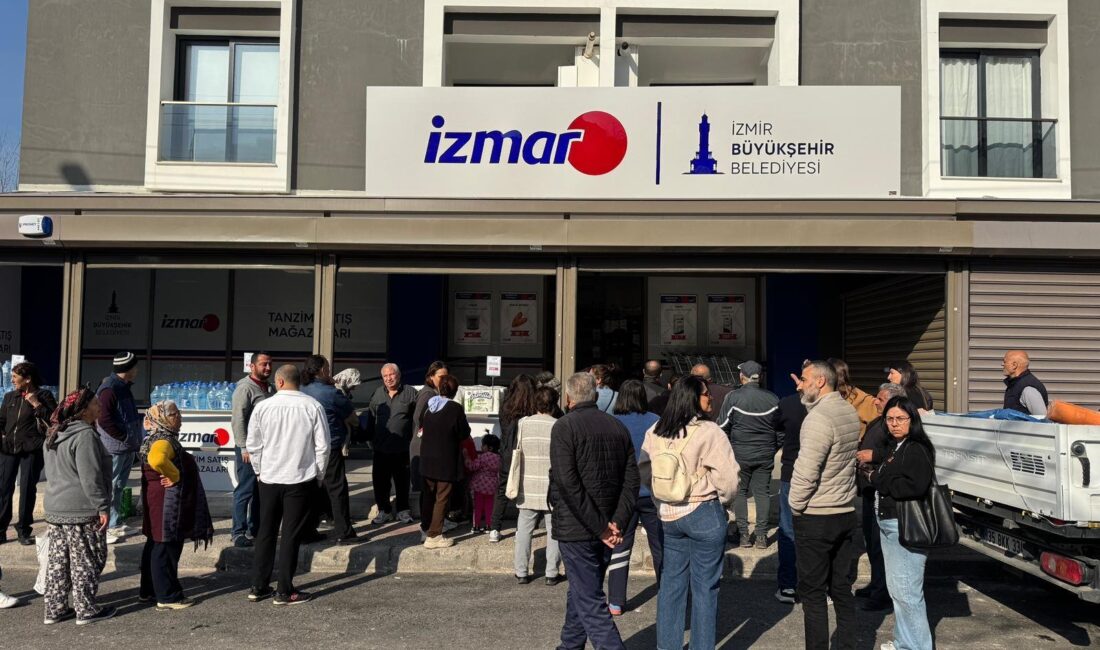 İzmir Büyükşehir Belediyesi’nin tanzim satış mağazası İZMAR’ın 21’inci şubesi Çiğli’de