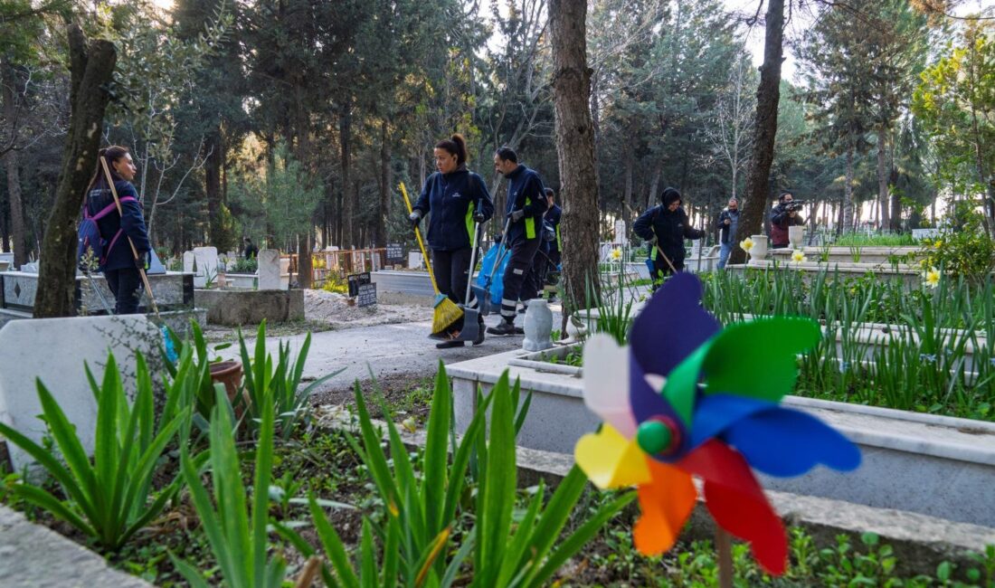  İzmir Büyükşehir Belediyesi, Ramazan Bayramı öncesi kent genelindeki mezarlıklarda