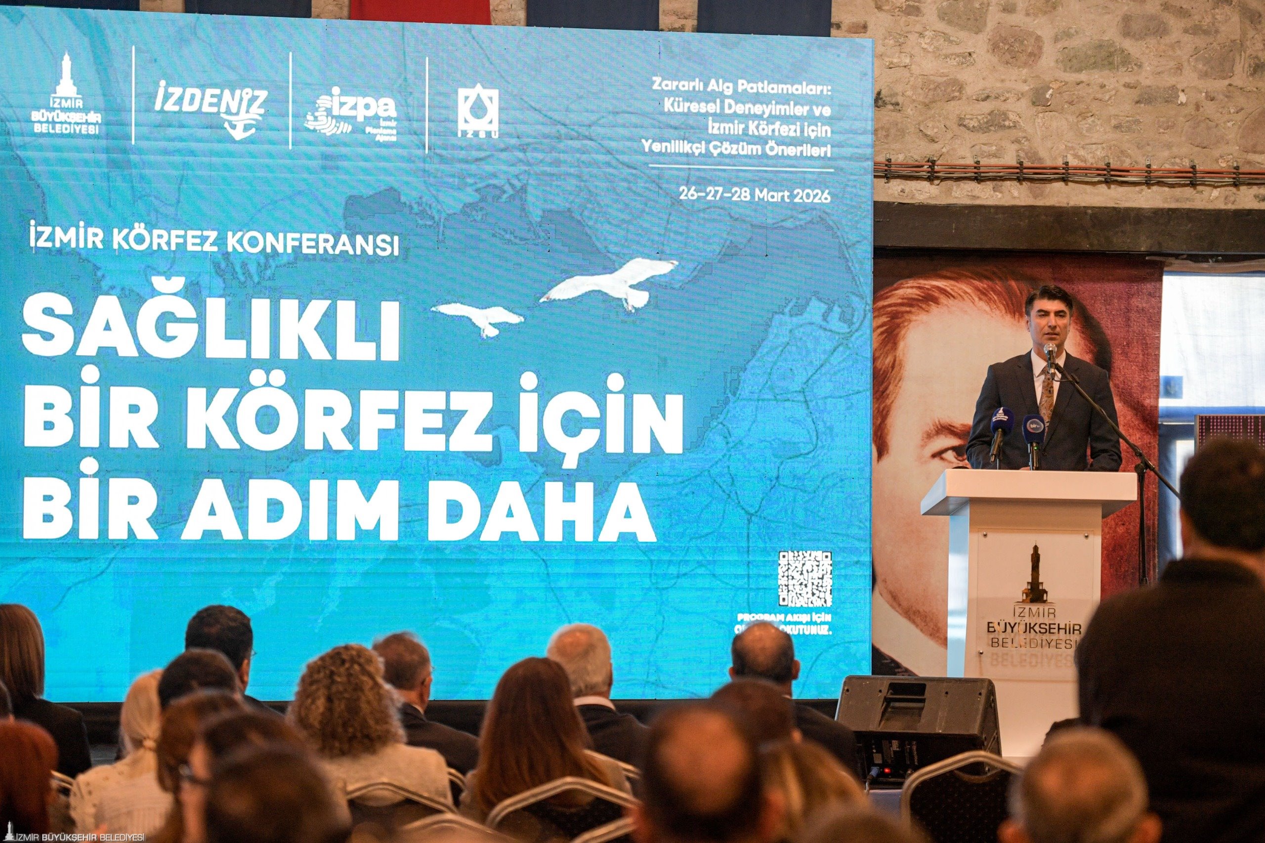  İzmir Büyükşehir Belediyesi’nin düzenlediği uluslararası konferansta, Körfez’deki kirlilik ve