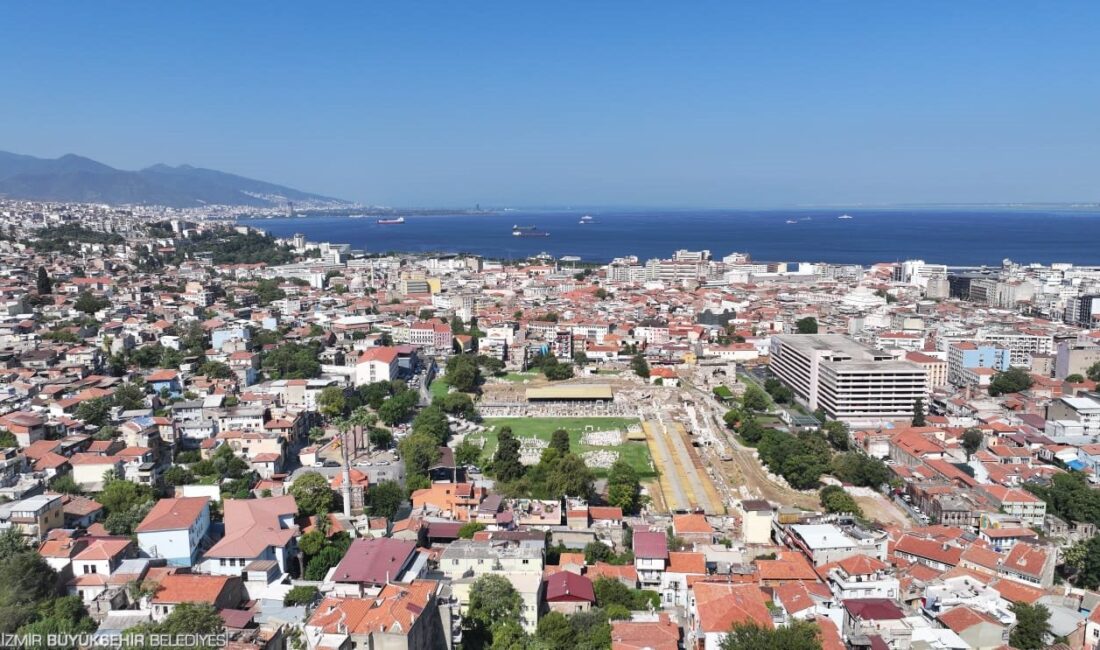 İzmir Büyükşehir Belediyesi’nin taşınmazlarına yönelik el koyma tartışmaları sürerken, belediyenin