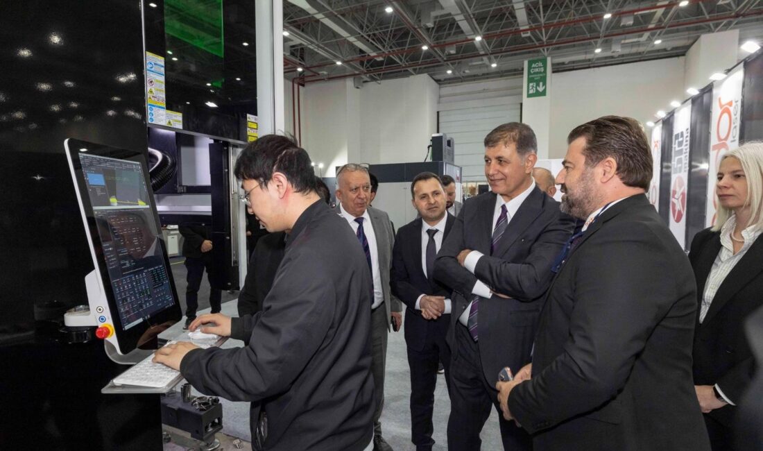  İzmir’de aynı hafta düzenlenen üç büyük fuar, yüzlerce firmayı