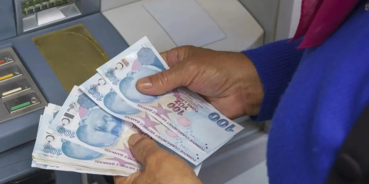 Cumhurbaşkanı Recep Tayyip Erdoğan, emeklilerin bayram ikramiyelerinin ve maaşlarının Ramazan