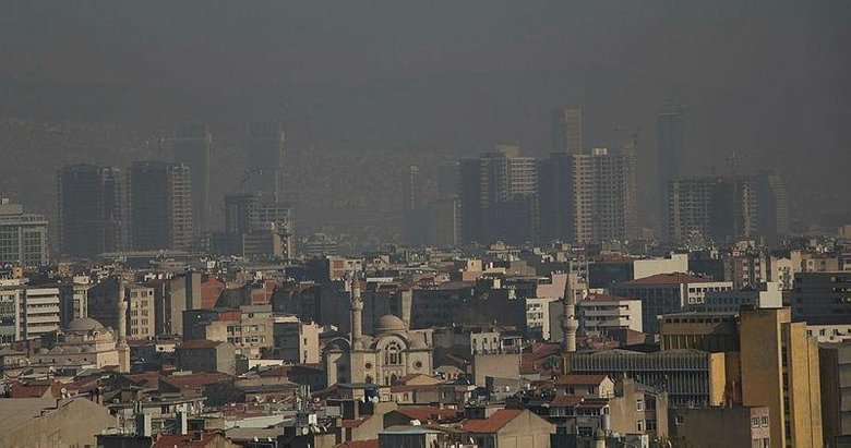 İzmir’de bazı ilçelerde PM2.5 değeri 900 seviyesine ulaştı. Uzmanlar bu