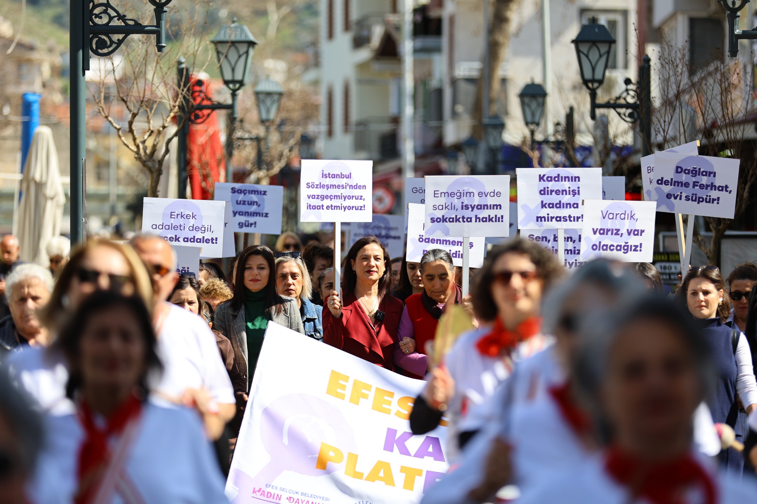 Efes Selçuk Belediyesi ve Efes Selçuk Kadın Platformu’nun düzenlediği 8