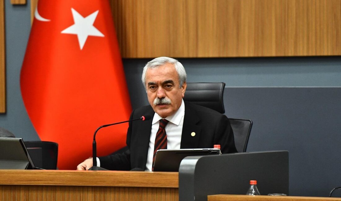 İzmir Büyükşehir Belediye Meclisi CHP Grup Başkanvekili Altan İnanç, AKP