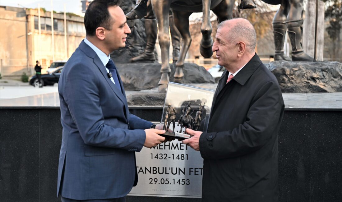 Zafer Partisi Genel Başkanı Ümit Özdağ, Bornova Belediyesi tarafından Kazım