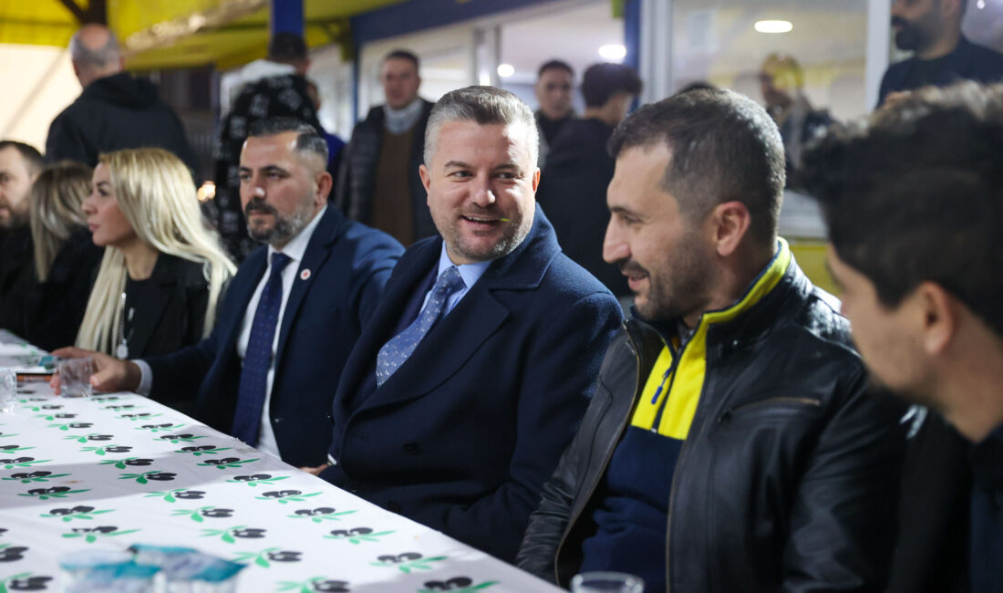 Buca Belediye Başkanı Görkem Duman, Ramazan ayında ilçe sakinleriyle iftar
