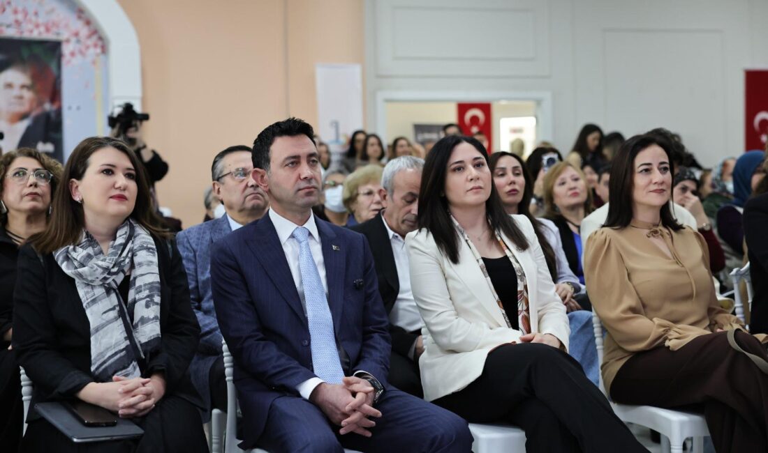 Bayraklı’da 8 Mart paneli: Kadın emeği güçlenmeden toplumsal dönüşüm mümkün değil Bayraklı Belediyesi’nin 8 Mart etkinliğinde kadın emeği ve eşitlik politikaları