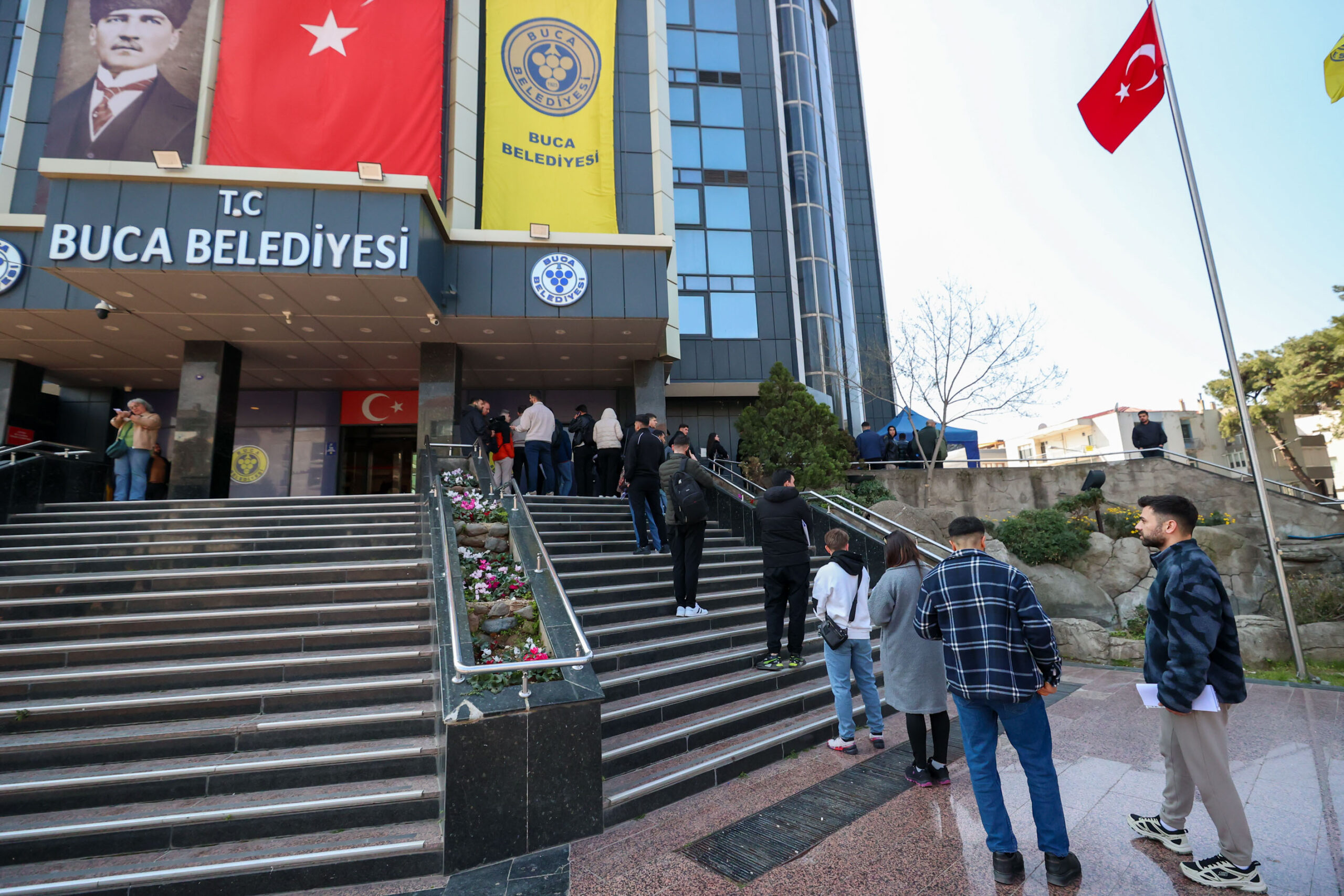 Buca Belediyesi’nin zabıta kadrosunu güçlendirmek için açtığı 15 kişilik alıma