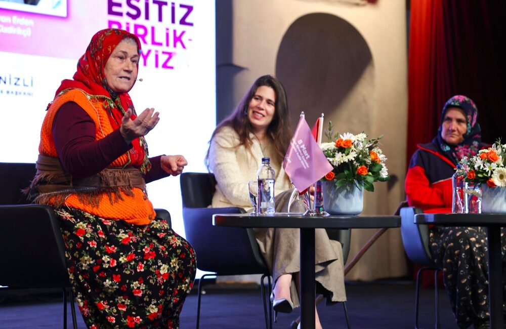 Çeşme Belediyesi, “Buradayız, Eşitiz, Birlikteyiz” temasıyla 8 Mart Dünya Emekçi