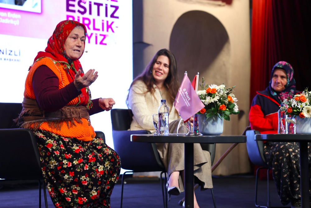 Çeşme Belediyesi, “Buradayız, Eşitiz, Birlikteyiz” temasıyla 8 Mart Dünya Emekçi