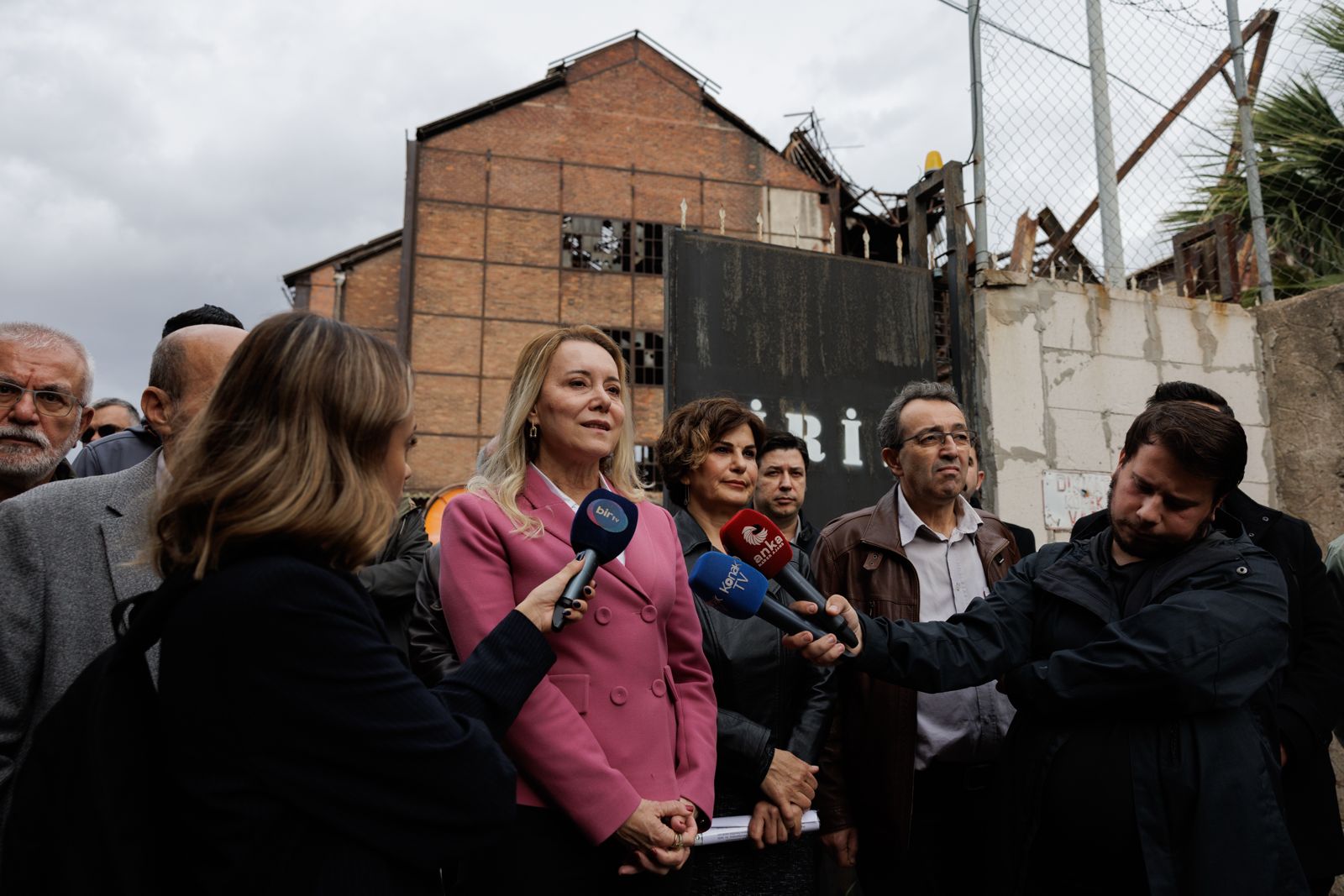 Konak Belediye Başkanı Nilüfer Çınarlı Mutlu, Alsancak’taki Tarihi Elektrik Fabrikası’nın