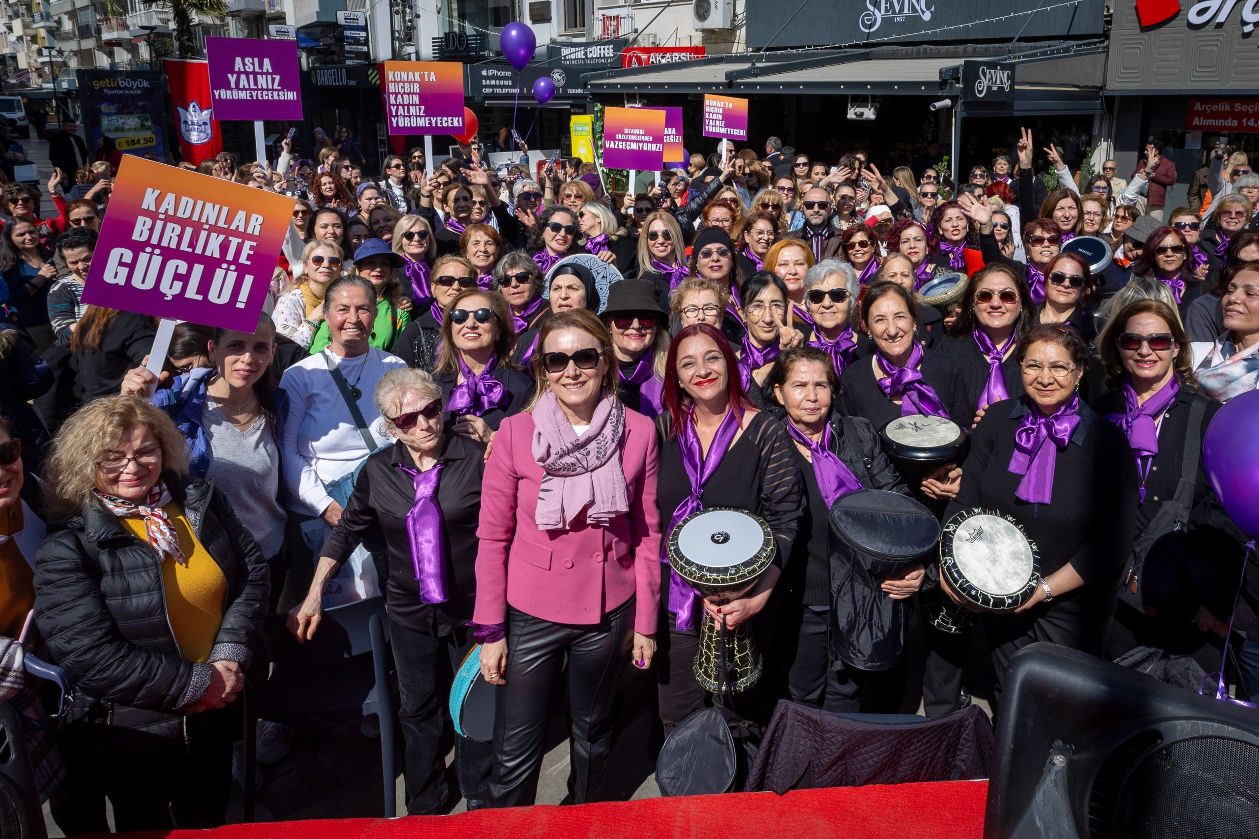Konak Belediyesi, 8 Mart Dünya Kadınlar Günü’nü bir haftaya yayılan