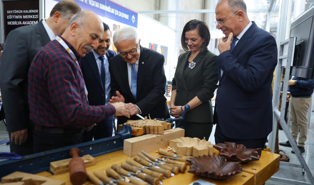 Karabağlar Belediyesi, İzmir Mobilya Fuarı’nda açtığı stantla ilçenin üretim gücünü