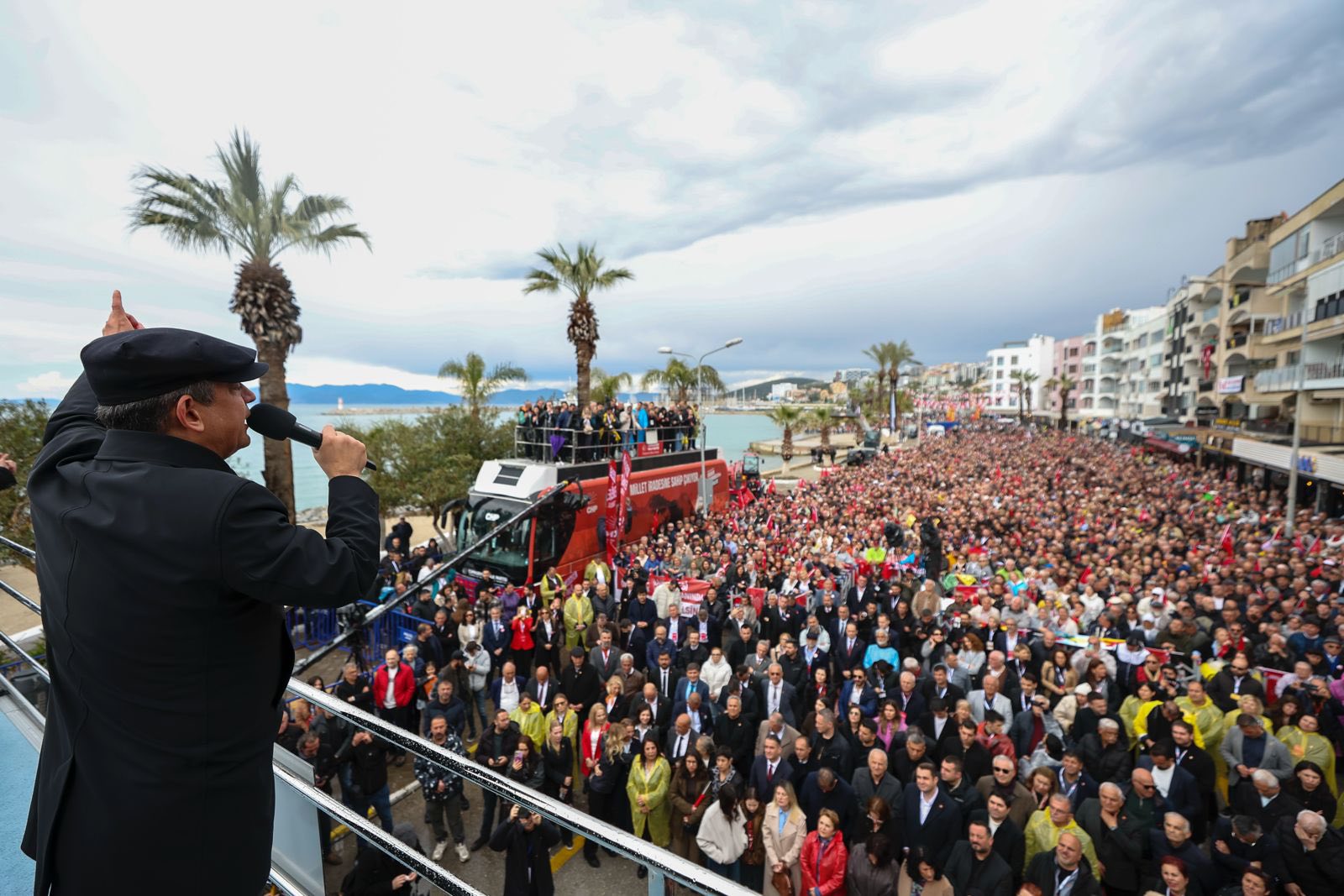 CHP Genel Başkanı Özgür Özel, Aydın’da sosyal tesis tartışması üzerinden