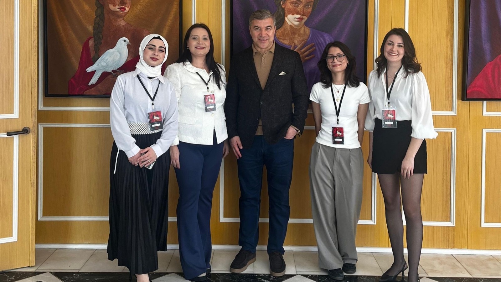 Sanatçı Haydar Ekinek’in eserlerinden oluşan “Barışın Kadınları Resim Sergisi”, 8