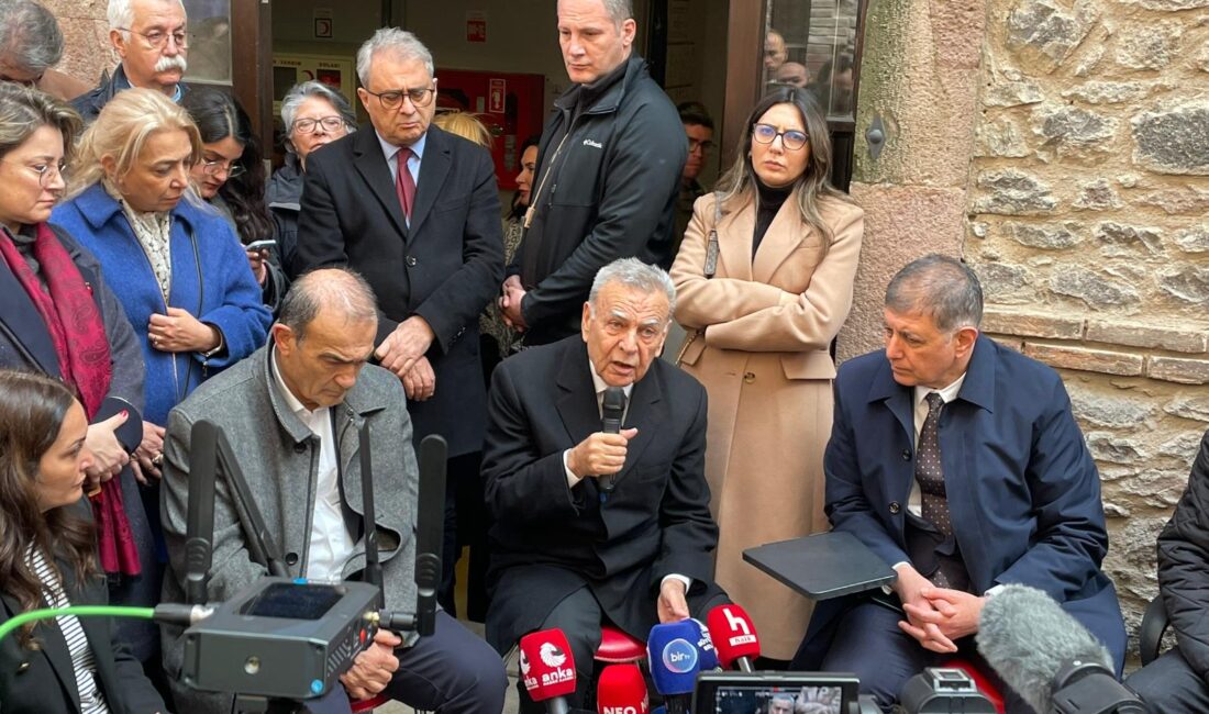 Eski İzmir Büyükşehir Belediye Başkanı Aziz Kocaoğlu, tahliye işlemlerinin durdurulması