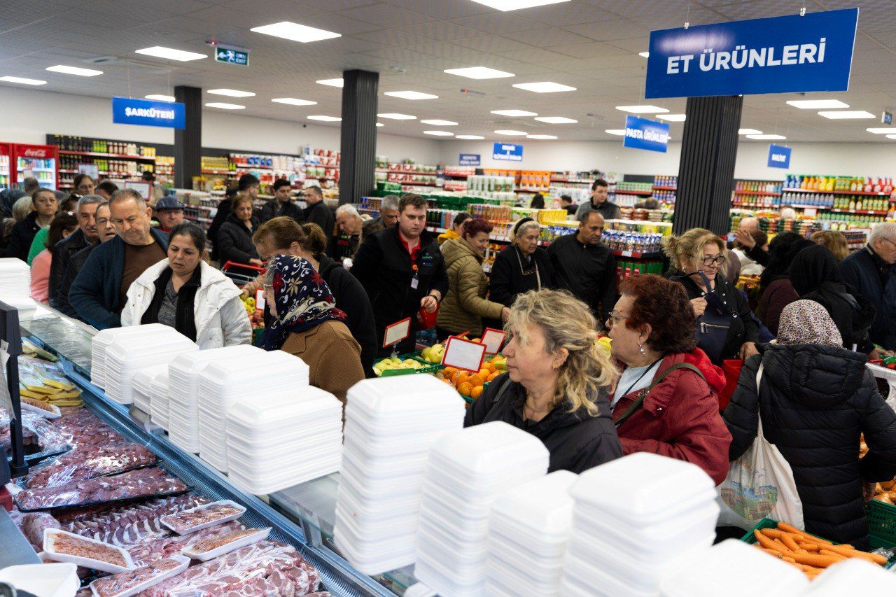 Balçova Belediyesi’nin sosyal belediyecilik anlayışıyla hayata geçirdiği Market’in Balçova, uygun