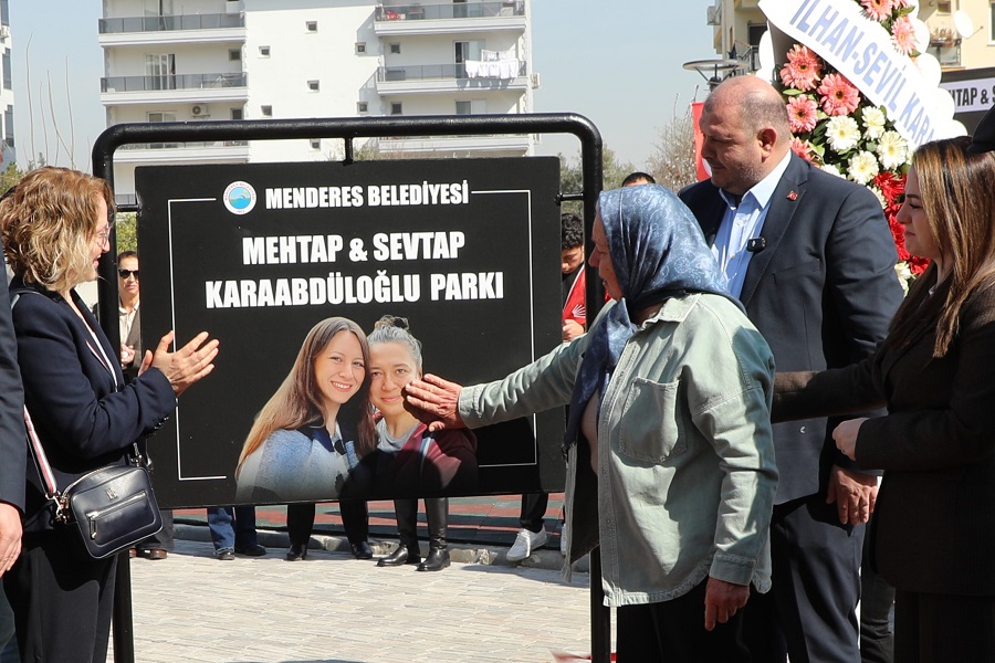 Menderes Belediyesi, 6 Şubat depremlerinde yaşamını yitiren Mehtap ve Sevtap