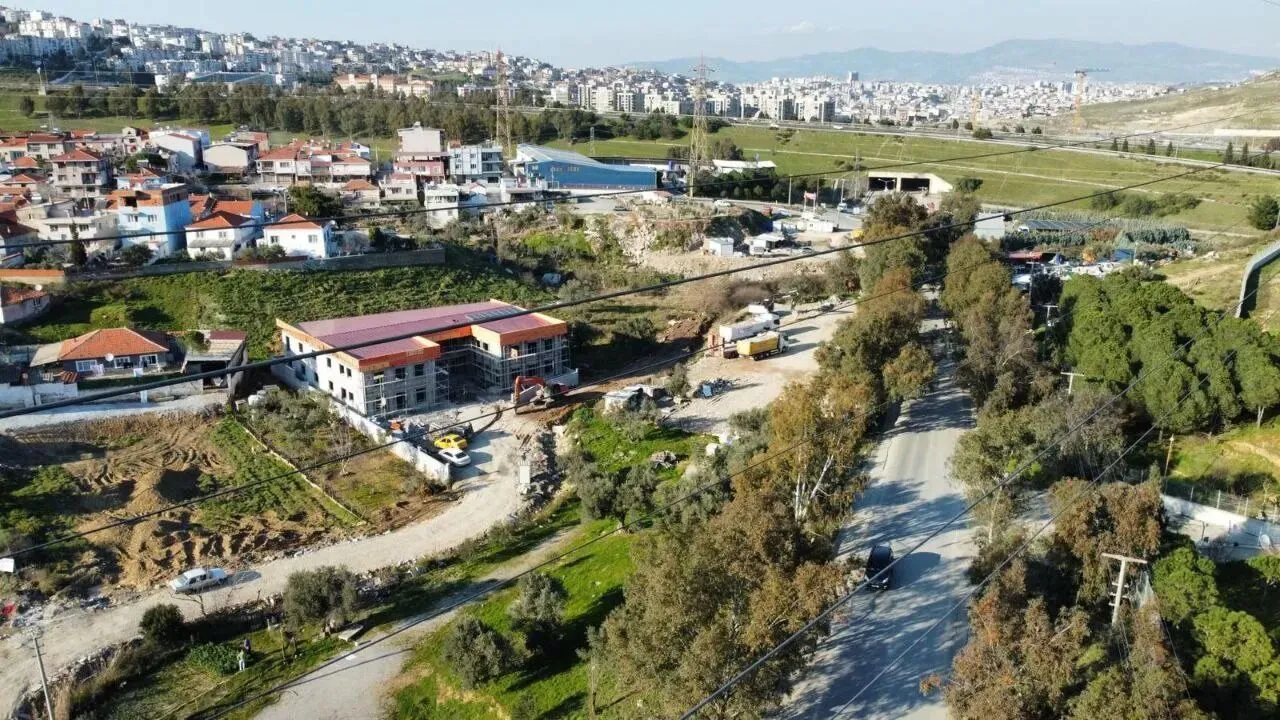 Karabağlar Belediyesi’nin, Uzundere Mahallesi’ndeki tartışmalı kaçak yurt ve Kur’an kursu