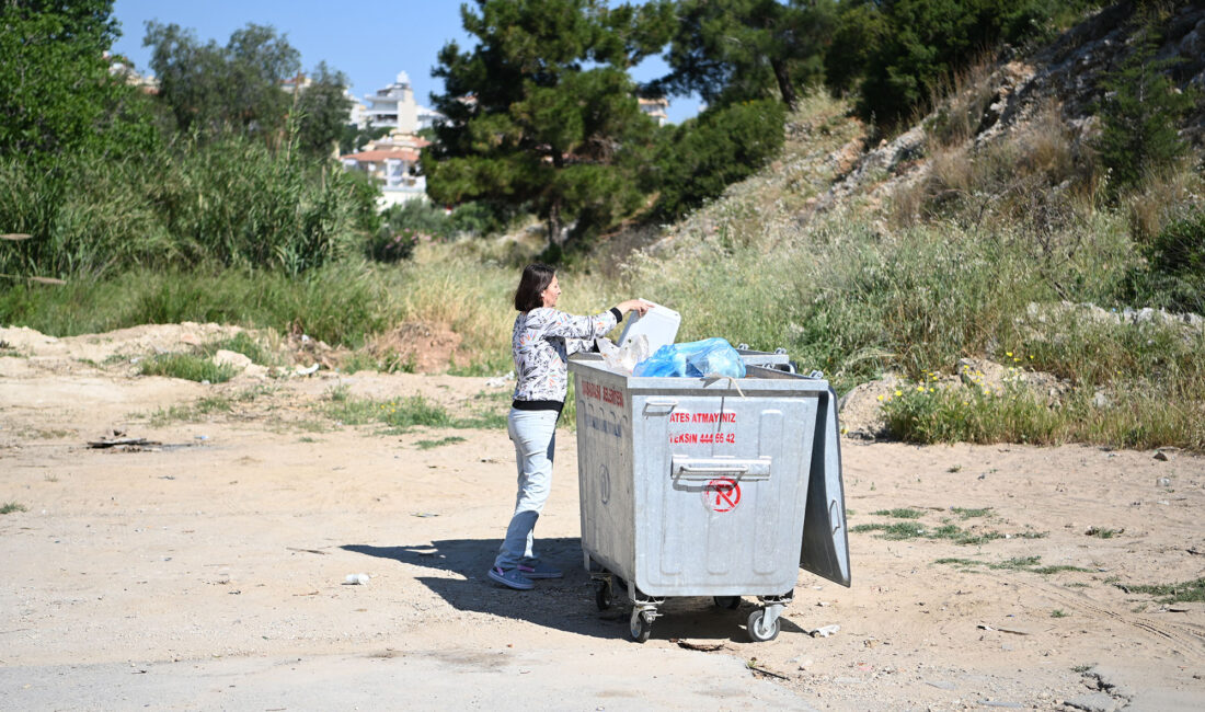 Kuşadası Belediyesi, yaklaşan turizm sezonu öncesi kent sakinleri ve işletmelere