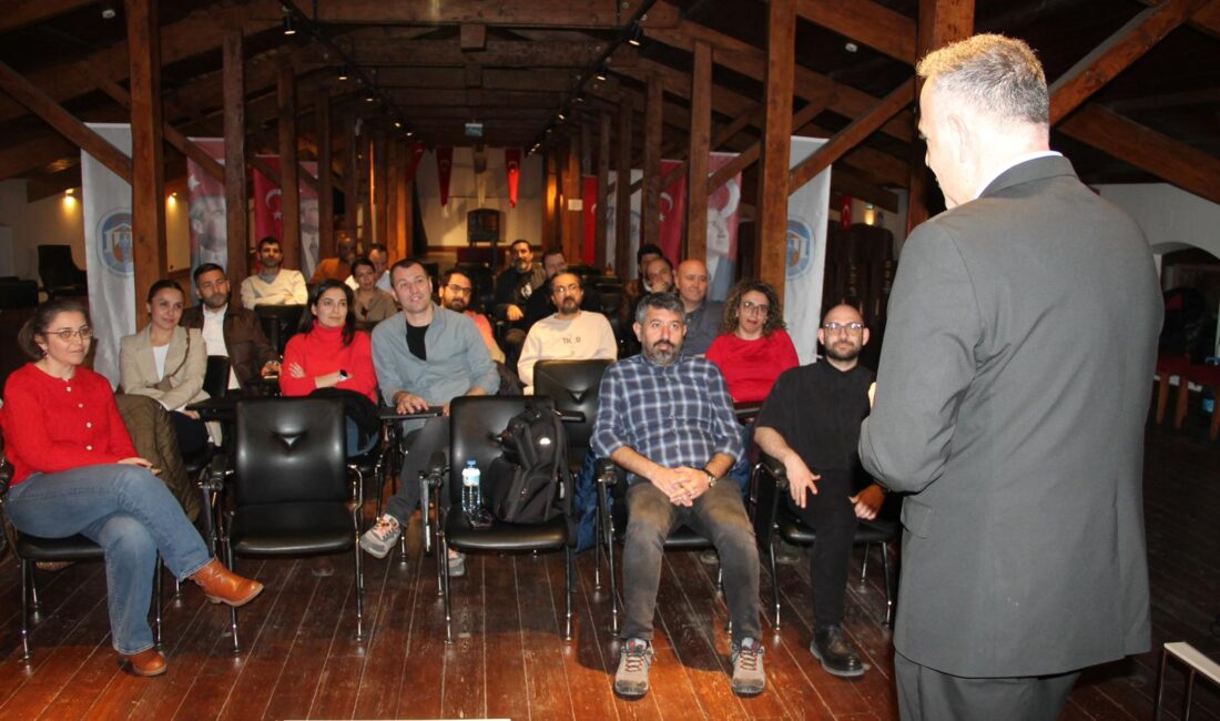 Selçuk Efes Kent Belleği’nde düzenlenen seminerde, çocuğun gelişiminde babanın rolü