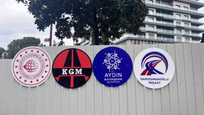 Aydın’da yapımı süren dört yol köprülü kavşak projesine Büyükşehir logolu