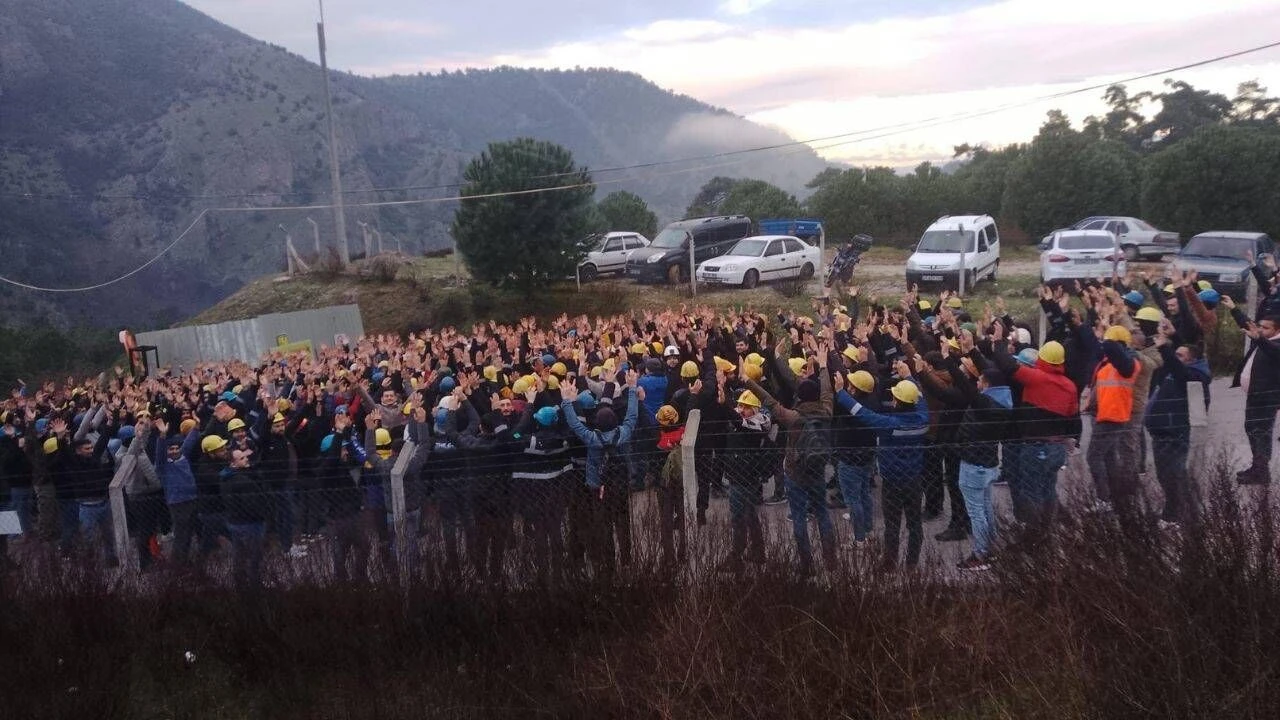 İzmir Kınık’taki Polyak Maden’de 11 gündür iş bırakan 1243 işçi,