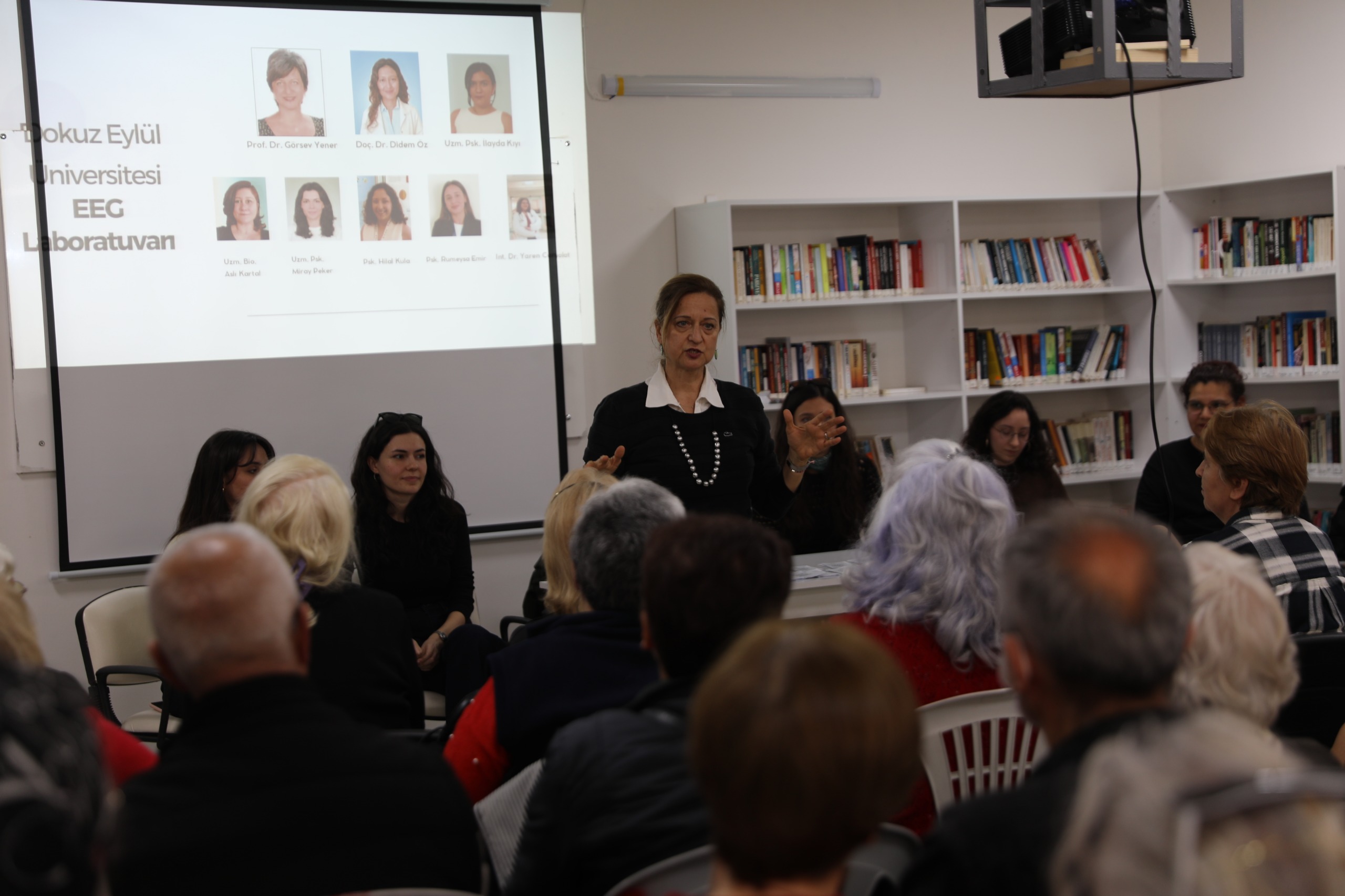 Seferihisar Belediyesi’nin ev sahipliğinde düzenlenen söyleşide, Prof. Dr. Görsev Yener