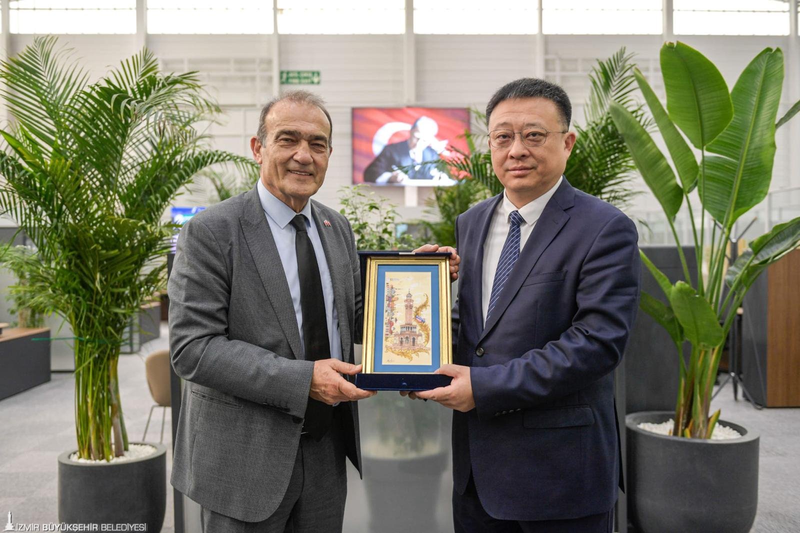İzmir Büyükşehir Belediyesi, Çin’in Qingdao kentinden gelen heyeti ağırladı. Görüşmede