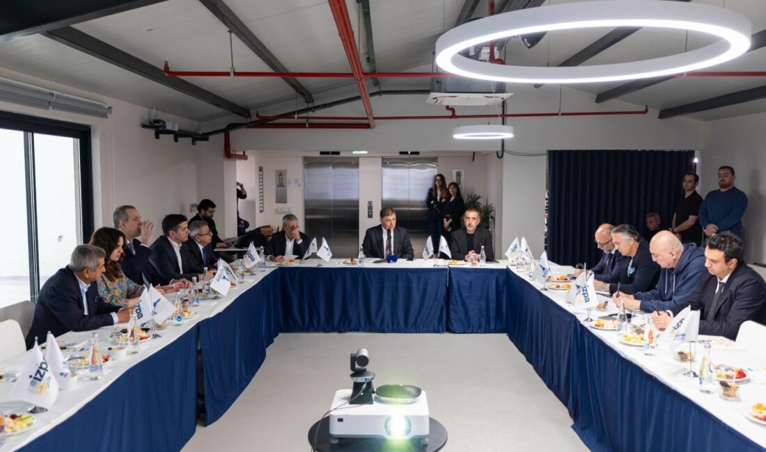 İzmir Büyükşehir Belediyesi öncülüğünde kurulan Yapay Zekâ Konseyi, kamu, özel