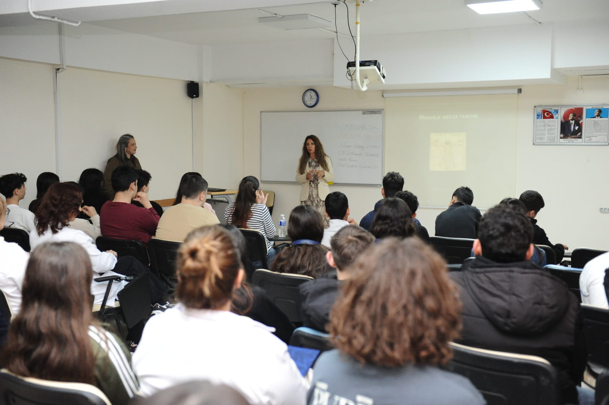 Karşıyaka Belediyesi İsmail Hakkı Tonguç Gençlik Eğitim Merkezi (KARGEM), Meslek