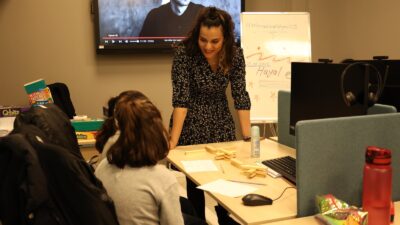 Efeler Belediyesi Dijital Gençlik Merkezi (DİGEM), gençlere ücretsiz eğitimlerle yazılım,