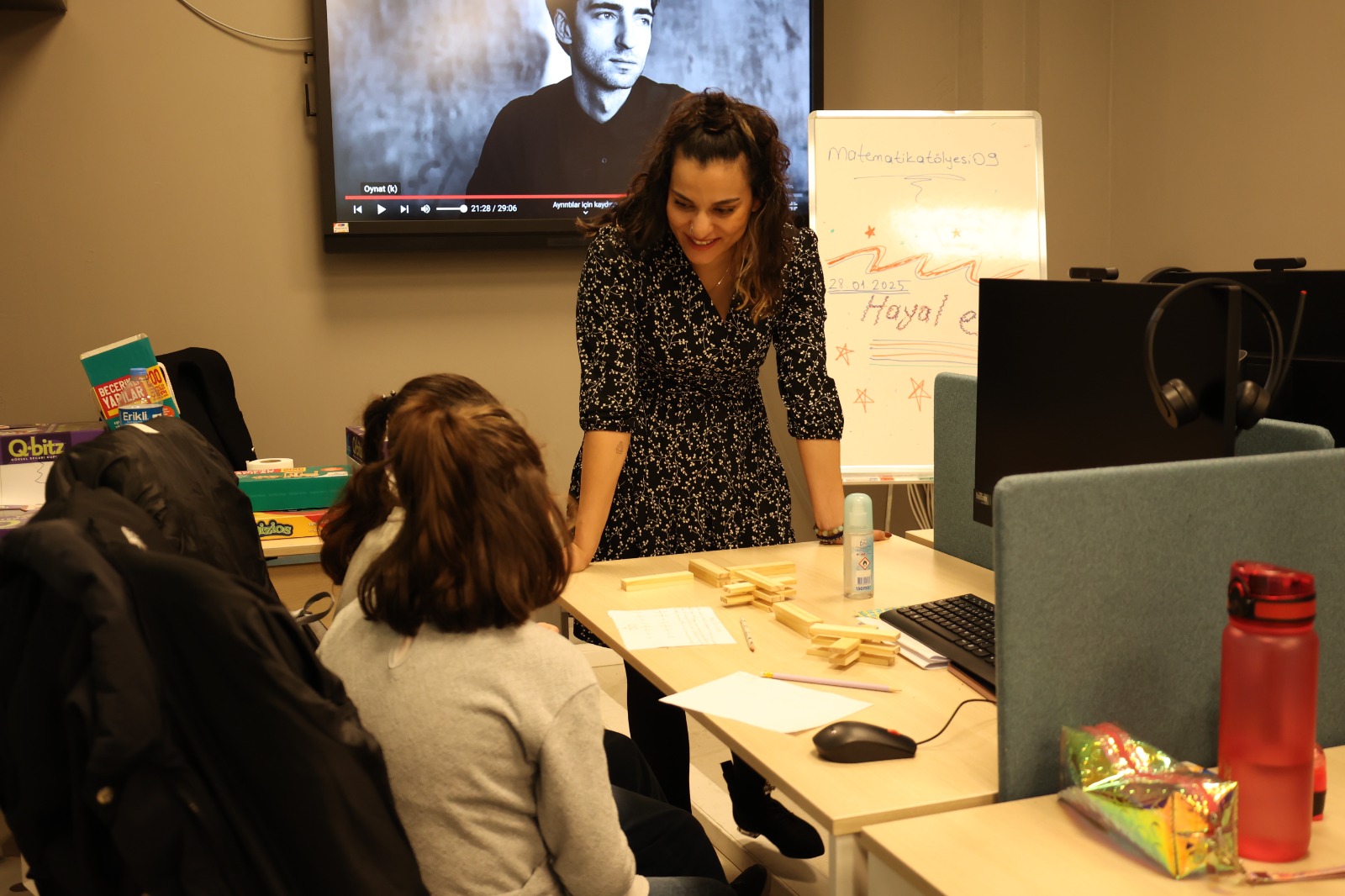 Efeler Belediyesi Dijital Gençlik Merkezi (DİGEM), gençlere ücretsiz eğitimlerle yazılım,