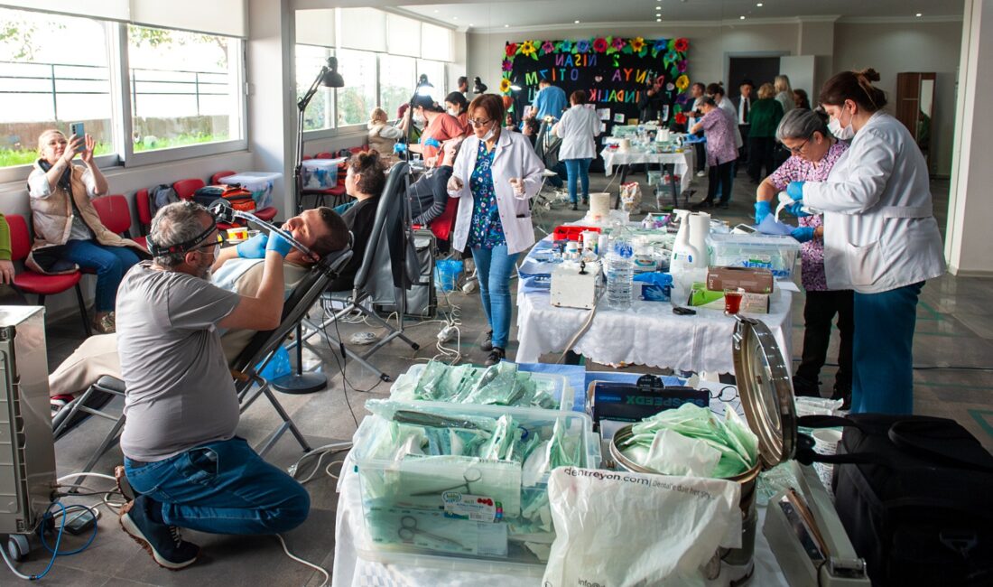 Karşıyaka Belediyesi’ne bağlı Kısa Süreli Engelli Dinlenme Merkezi üyeleri ağız