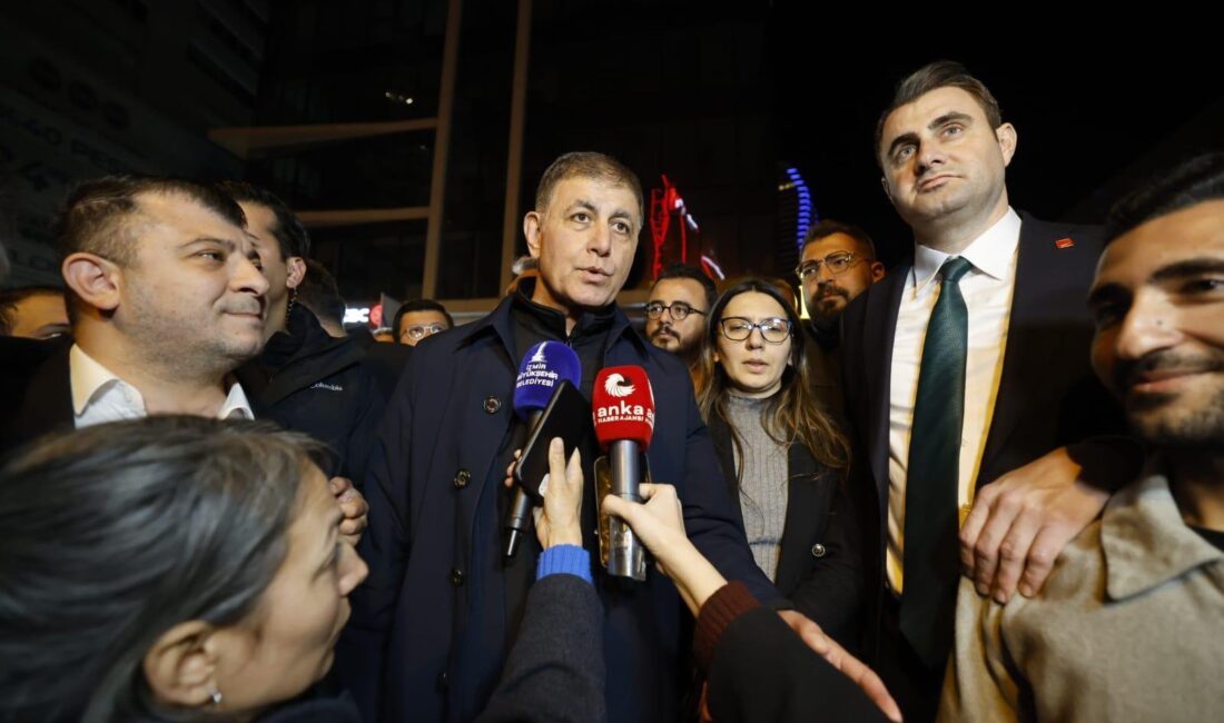 Gözaltına alınan Bornova Belediye Başkanı Ömer Eşki, nöbetçi mahkeme tarafından