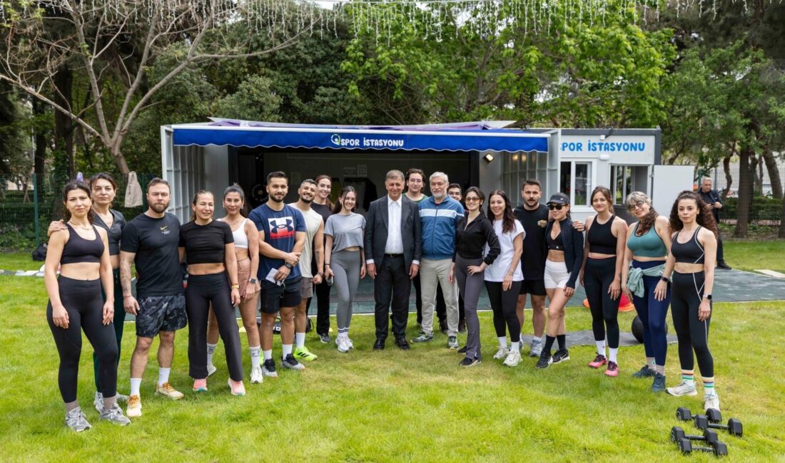 İzmir Büyükşehir Belediyesi’nin ücretsiz spor ekipmanı sunan projesinin dördüncü istasyonu