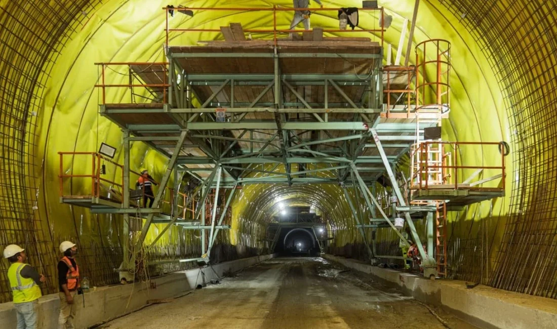 Buca ile Bornova arasını 10 dakikaya indirecek Onat Tüneli’nde sağ