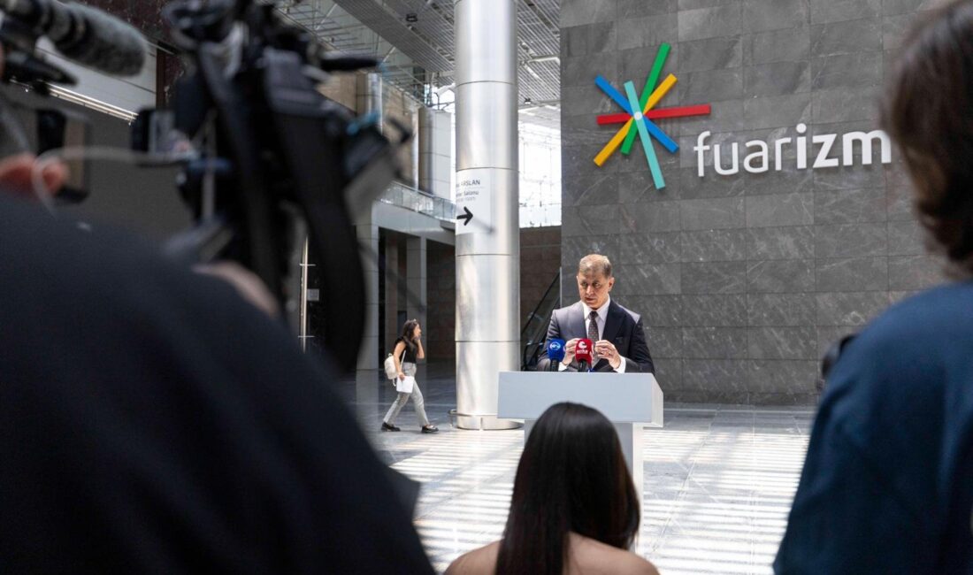 Kemeraltı esnafının eylemi sonrası konuşan Başkan Cemil Tugay, hukuki gerekçeleri