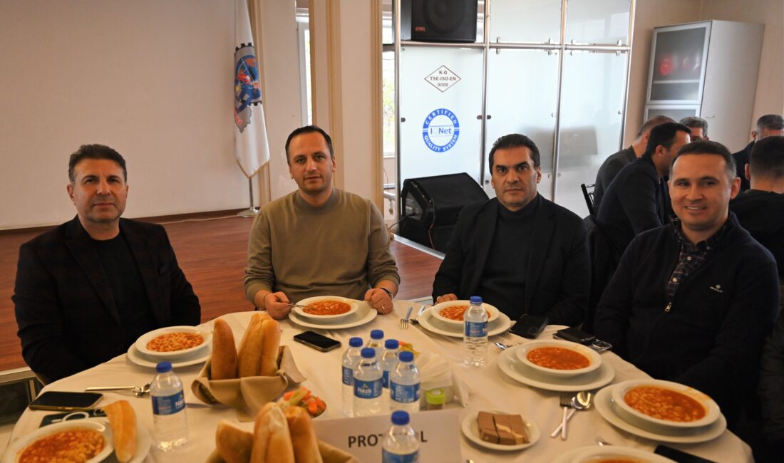 Bornova Belediye Başkanı Ömer Eşki, İzmir 3. Sanayi Sitesi’nde esnafla